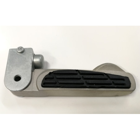 RIGHT PASSENGER FOOT REST 5071A-LBC6-90A