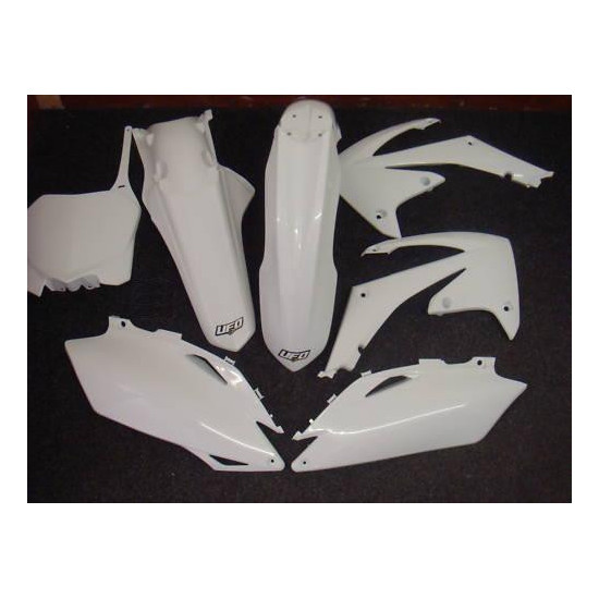 UFO PLASTIKINIS KOMPLEKTAS YAMAHA YZF 250 '11-'13 BALTA SPALVA (YA316E046)
