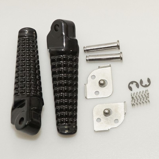 BIKETEC PARTS PASSENGER FOOTREST SET COMPLETE WITH MOUNTS SUZUKI GSXR 600 / 750 '96-05, GSXR 1000 '01-04 BLACK