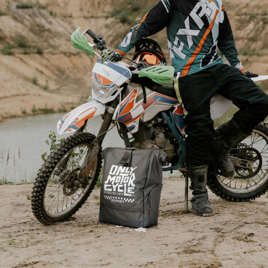 METZELER TIRE PACKAGE (2477700 / 25) 4X140 / 80-18 MCE 6 DAYS EXTREME FIM 70M TT M+S REAR DOT 2025 + METZELER BACKPACK