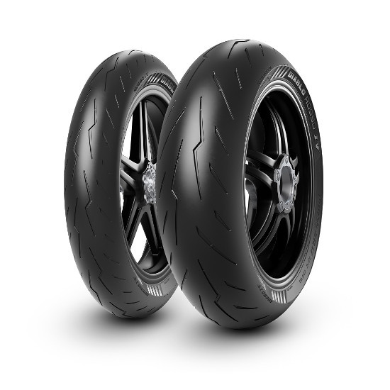 PADANGA PIRELLI 110/70R17 DIABLO ROSSO IV 54H TL M/C PRIEKINĖ TAŠKAS 22-47/2025