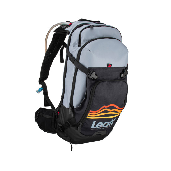 LEATT CAMEL kuprinė su hidratacijos sistema MTB XL 1.5 (1,5 l skysčio, 20 l krovinio) titano spalva pilka / juoda dydis 