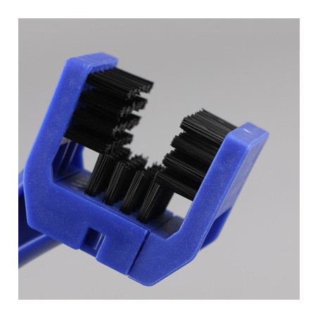 Brush for chain and sprockets