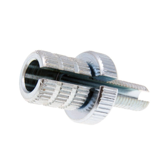 Traction adjusting device M8